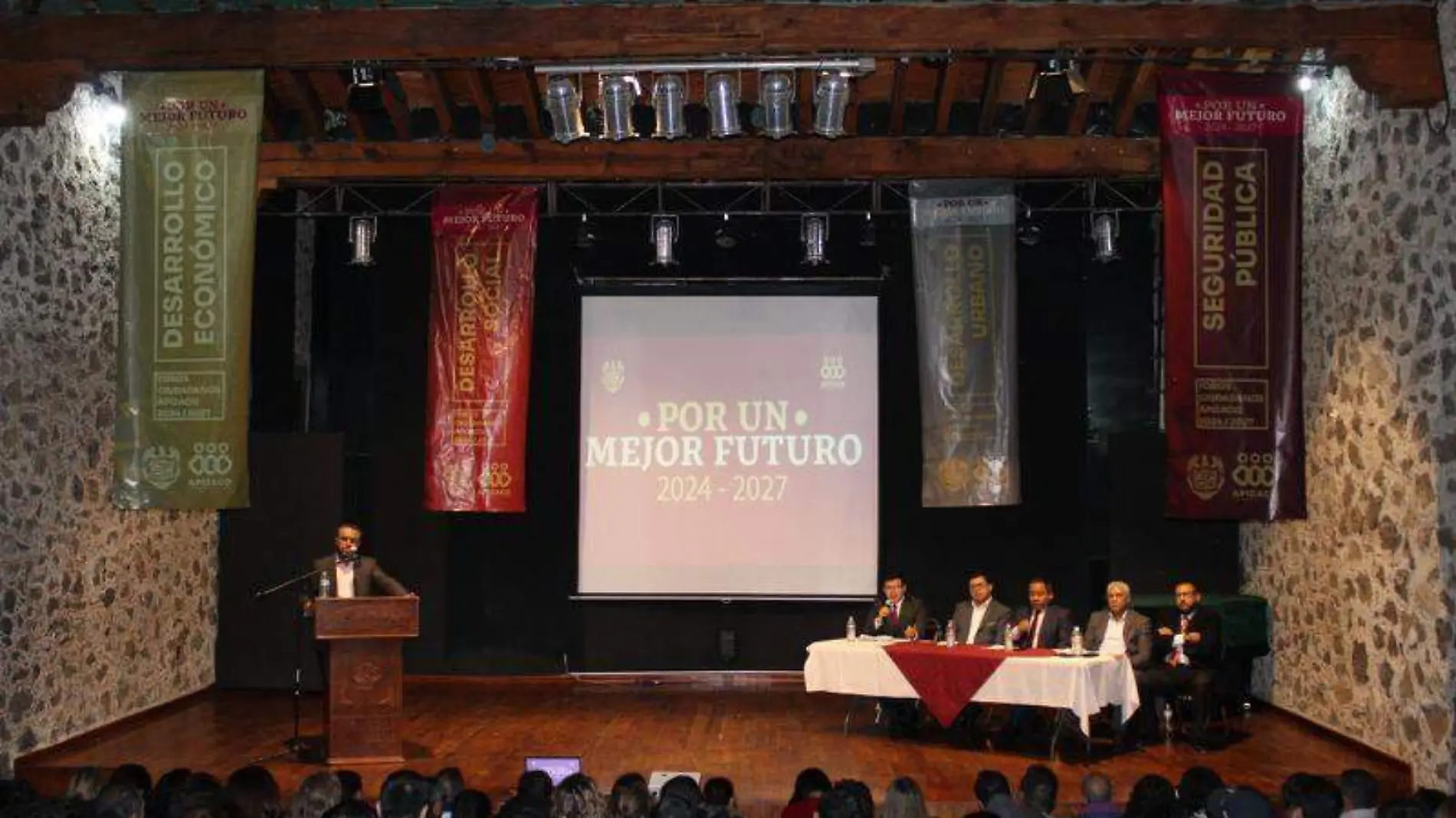 Concretan el primer “Foro Ciudadano Por Un Mejor Futuro 2024”, para integrar el Plan Municipal de Desrrollo de Apizaco. Diana ZEMPOALTECA (2)